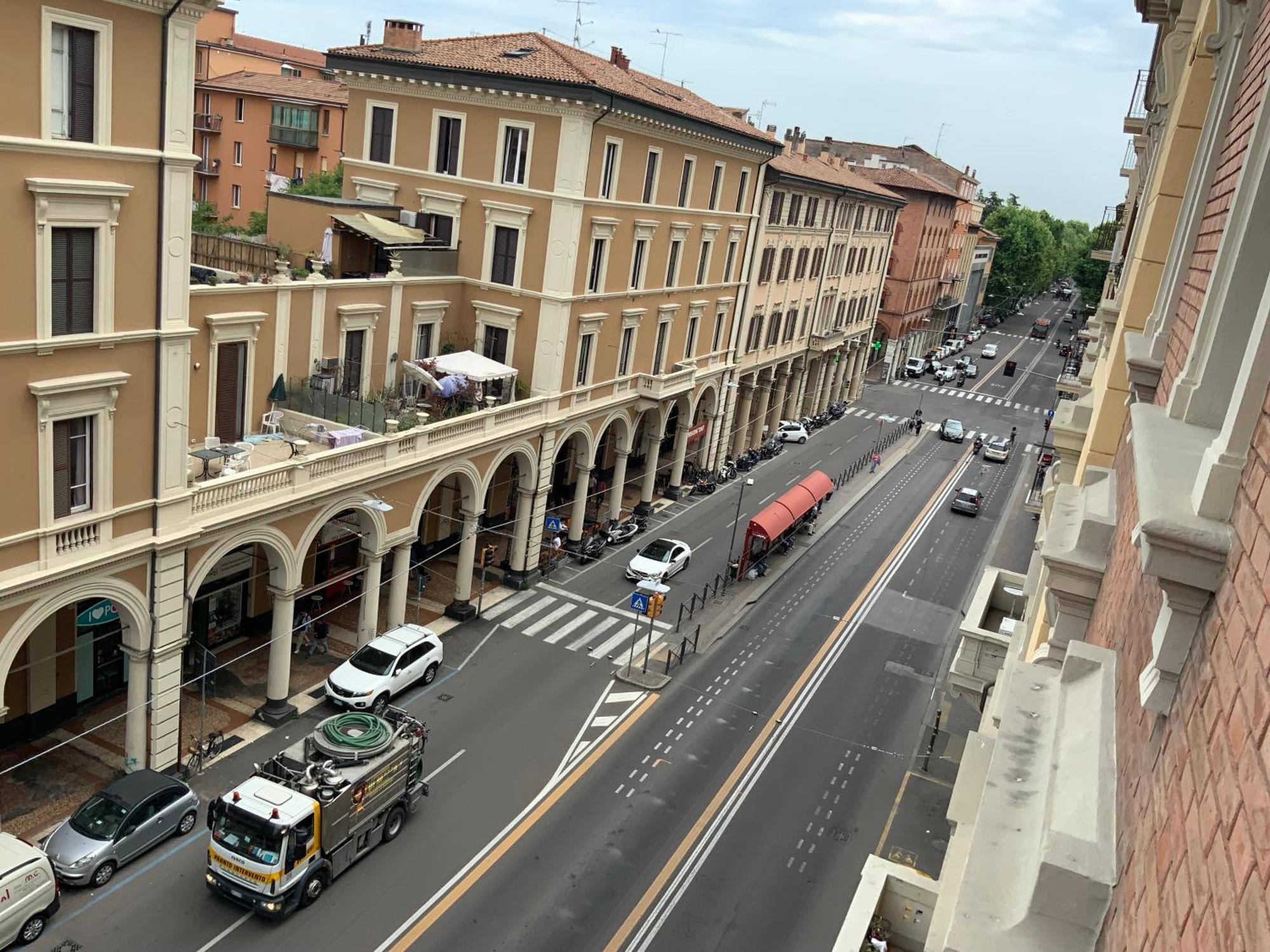 Domus Dotta City Center Bologna Esterno foto